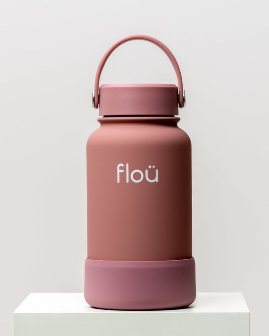Insulated water bottle with handle lid - color smoke pink 22 oz