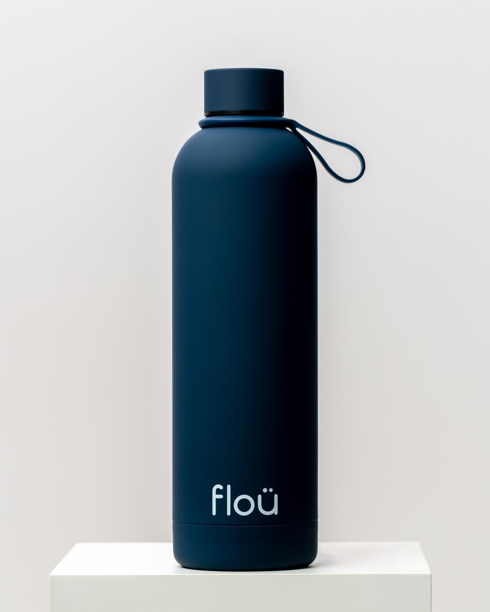Stylish insulated water bottle 25 oz - indigo blue