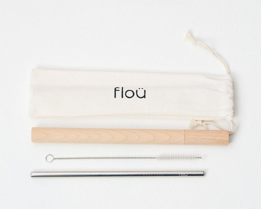 Set of a Stainless steel straw with a bamboo case and a brush