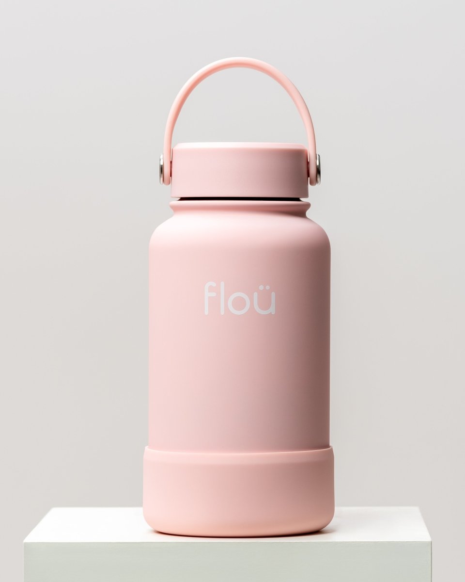 Insulated water bottle with handle lid - color baby pink 22 oz