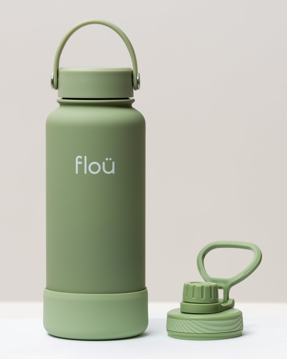 32 oz Pea Green double wall insulated water bottle with 2 lids.