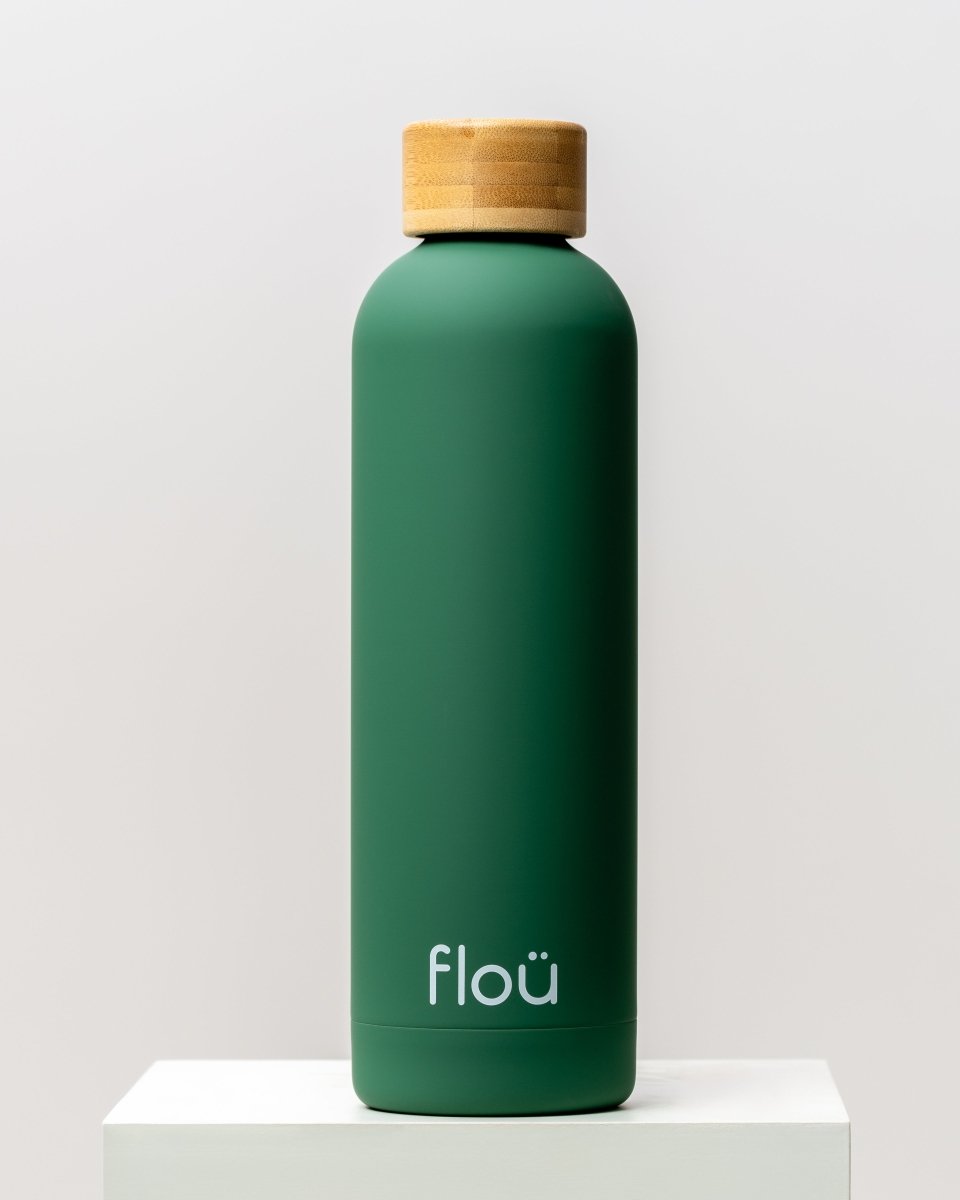 Double wall insulated water bottle with bamboo lid - moss green